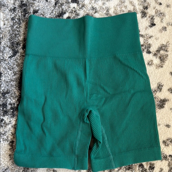 Green Ribbed Two-Piece Set - Picture 5 of 6